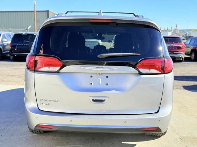 2017 Chrysler Pacifica Touring-L Plus