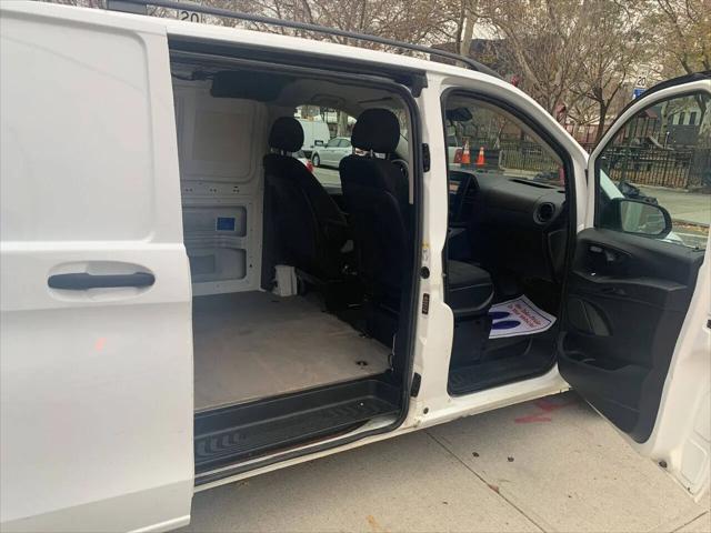 2016 Mercedes-Benz Metris Standard