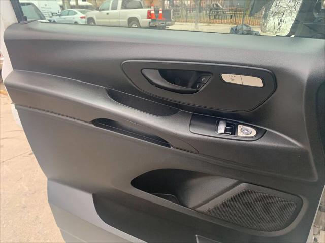 2016 Mercedes-Benz Metris Standard