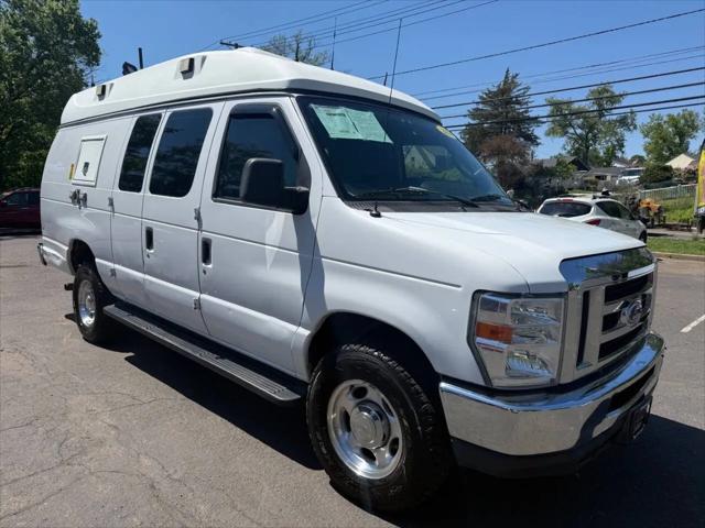 2014 Ford E-350 Super Duty Commercial