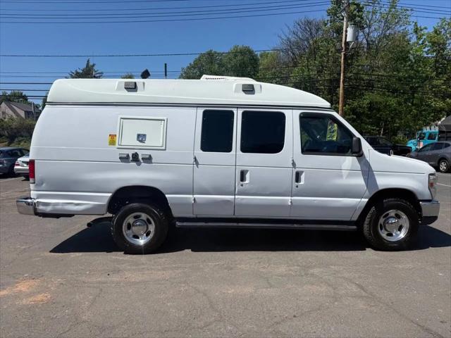 2014 Ford E-350 Super Duty Commercial