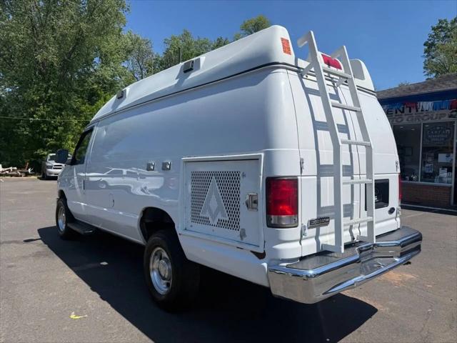 2014 Ford E-350 Super Duty Commercial