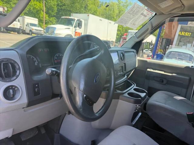 2014 Ford E-350 Super Duty Commercial