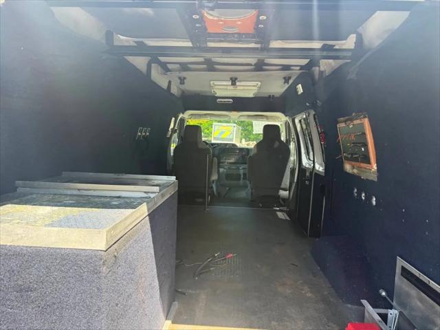 2014 Ford E-350 Super Duty Commercial