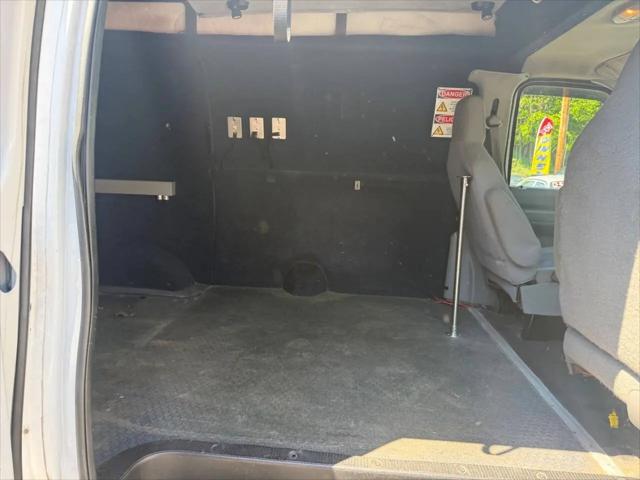 2014 Ford E-350 Super Duty Commercial