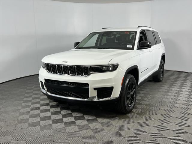 2023 Jeep Grand Cherokee L Laredo 4x2