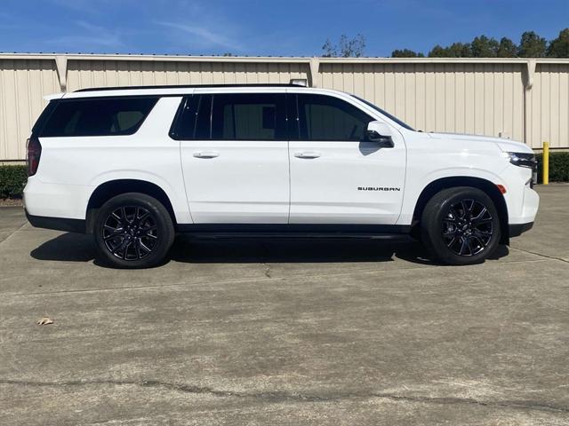 2023 Chevrolet Suburban 4WD RST