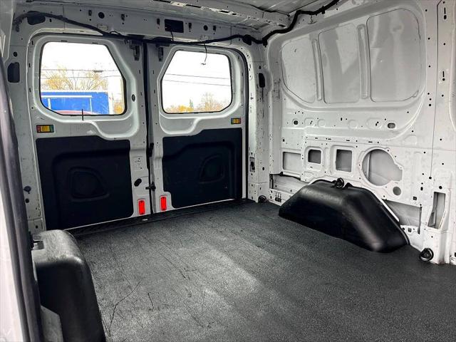 2017 Ford Transit 150 3dr SWB Low Roof Cargo Van w/60/40 Passenger Side Doors