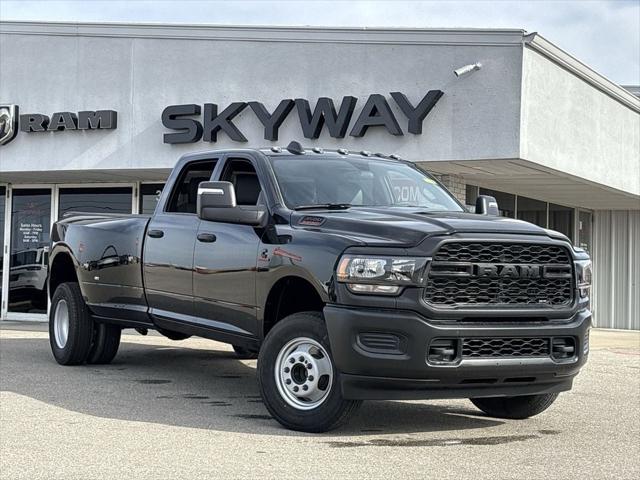 2024 RAM Ram 3500 RAM 3500 TRADESMAN CREW CAB 4X4 8 BOX