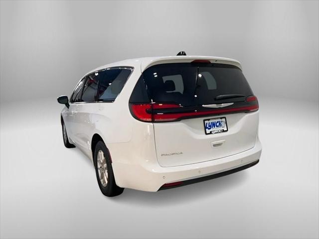 2025 Chrysler Pacifica PACIFICA SELECT
