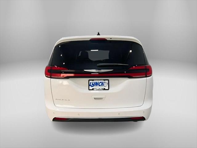 2025 Chrysler Pacifica PACIFICA SELECT