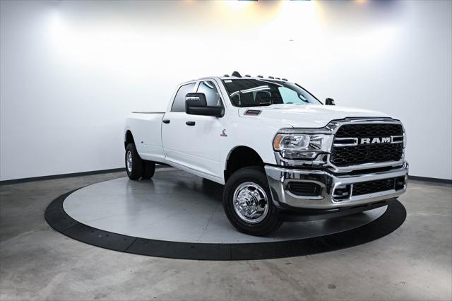2024 RAM Ram 5500 Chassis Cab RAM 5500 TRADESMAN CHASSIS CREW CAB 4X4 84 CA
