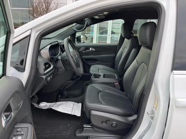 2025 Chrysler Voyager VOYAGER