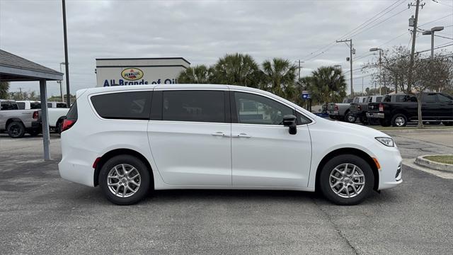 2025 Chrysler Pacifica PACIFICA SELECT