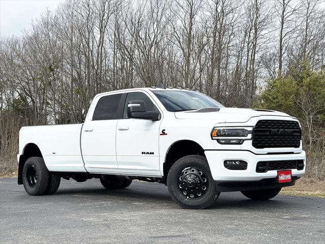 2024 RAM Ram 3500 RAM 3500 LARAMIE CREW CAB 4X4 8 BOX