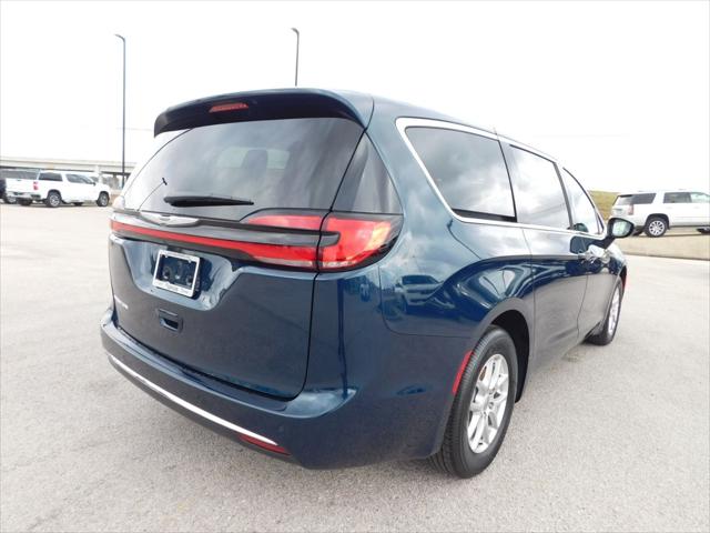 2025 Chrysler Pacifica PACIFICA SELECT