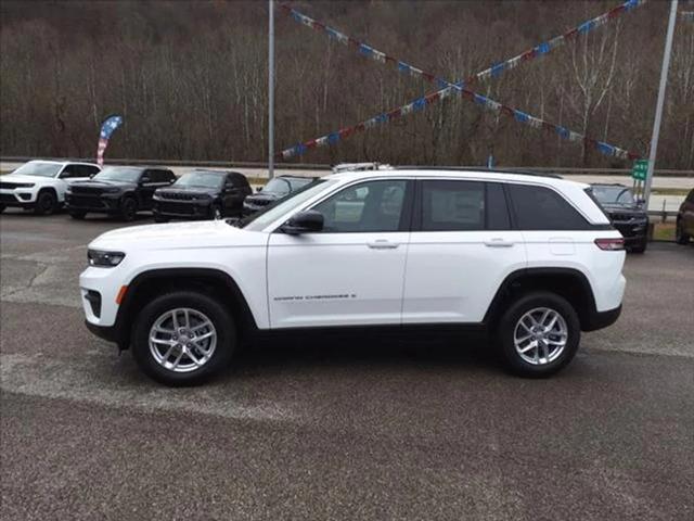 2025 Jeep Grand Cherokee GRAND CHEROKEE LAREDO X 4X4