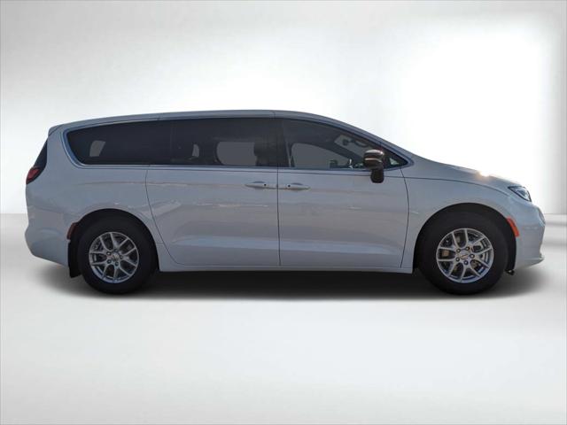 2025 Chrysler Pacifica PACIFICA SELECT