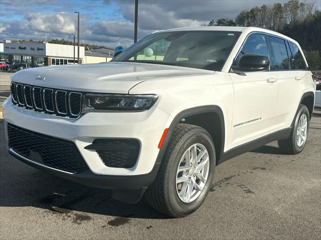 2025 Jeep Grand Cherokee GRAND CHEROKEE LAREDO X 4X4