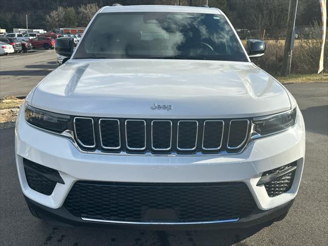 2025 Jeep Grand Cherokee GRAND CHEROKEE LAREDO X 4X4