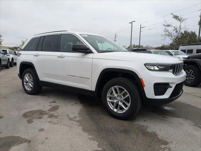 2025 Jeep Grand Cherokee GRAND CHEROKEE LAREDO X 4X4