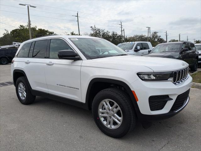 2025 Jeep Grand Cherokee GRAND CHEROKEE LAREDO 4X4