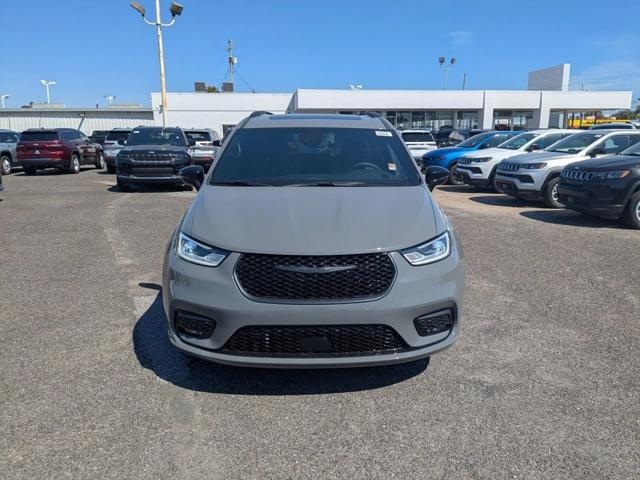 2025 Chrysler Pacifica PACIFICA LIMITED