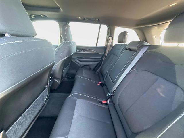2025 Jeep Grand Cherokee Laredo X 4x4