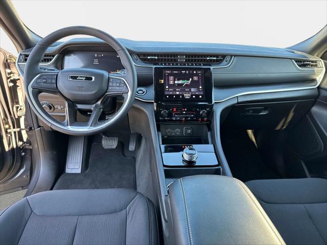 2025 Jeep Grand Cherokee Laredo X 4x4