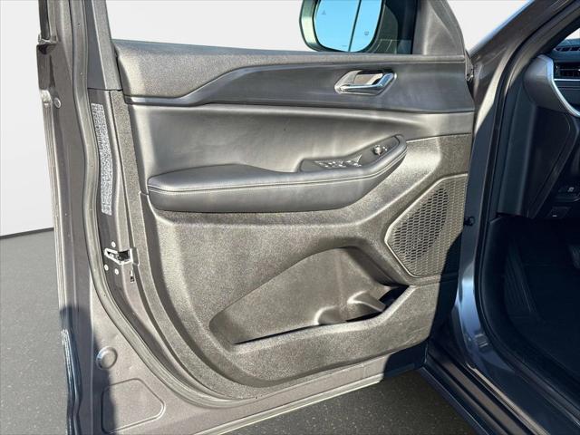 2025 Jeep Grand Cherokee Laredo X 4x4