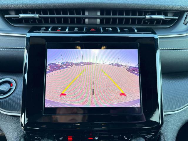 2025 Jeep Grand Cherokee Laredo X 4x4