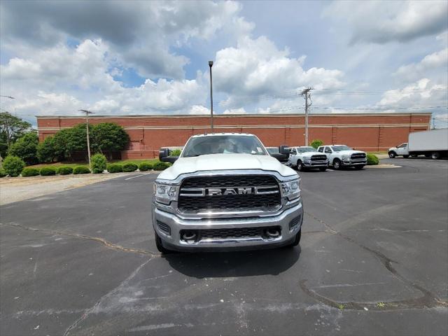 2024 RAM Ram 5500 Chassis Cab RAM 5500 TRADESMAN CHASSIS CREW CAB 4X4 84 CA