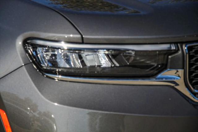 2025 Jeep Grand Cherokee GRAND CHEROKEE LAREDO X 4X2
