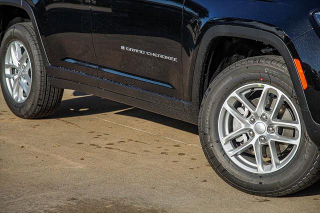 2025 Jeep Grand Cherokee GRAND CHEROKEE LAREDO X 4X2
