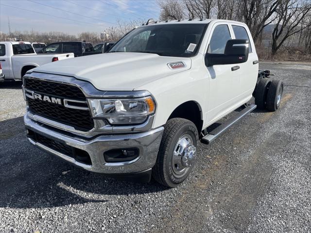 2024 RAM Ram 3500 Chassis Cab RAM 3500 TRADESMAN CREW CAB CHASSIS 4X4 60 CA