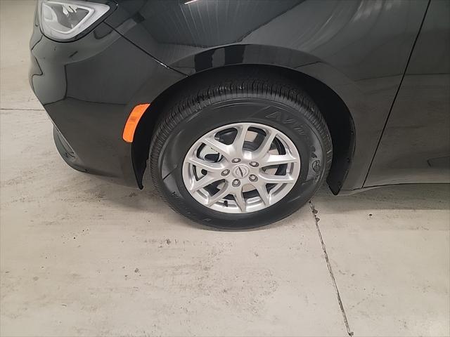 2025 Chrysler Pacifica PACIFICA SELECT