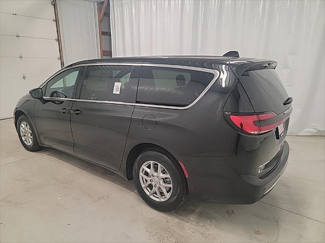 2025 Chrysler Pacifica PACIFICA SELECT