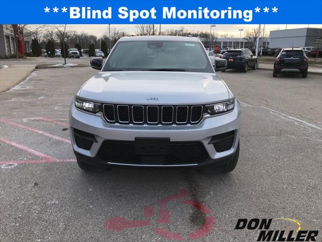 2025 Jeep Grand Cherokee GRAND CHEROKEE LAREDO X 4X4