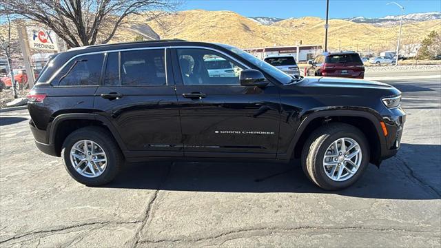2025 Jeep Grand Cherokee GRAND CHEROKEE LAREDO X 4X4