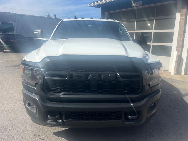 2024 RAM Ram 3500 Chassis Cab RAM 3500 TRADESMAN CREW CAB CHASSIS 4X4 60 CA