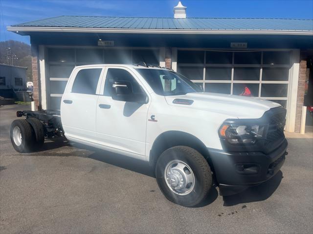2024 RAM Ram 3500 Chassis Cab RAM 3500 TRADESMAN CREW CAB CHASSIS 4X4 60 CA