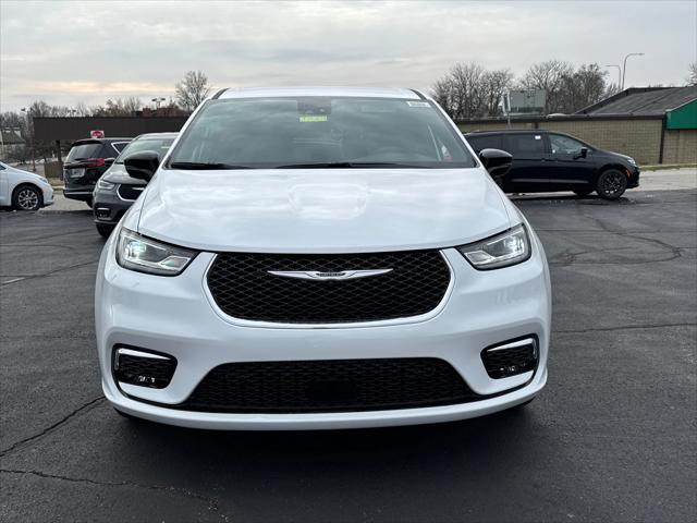 2025 Chrysler Pacifica PACIFICA SELECT AWD
