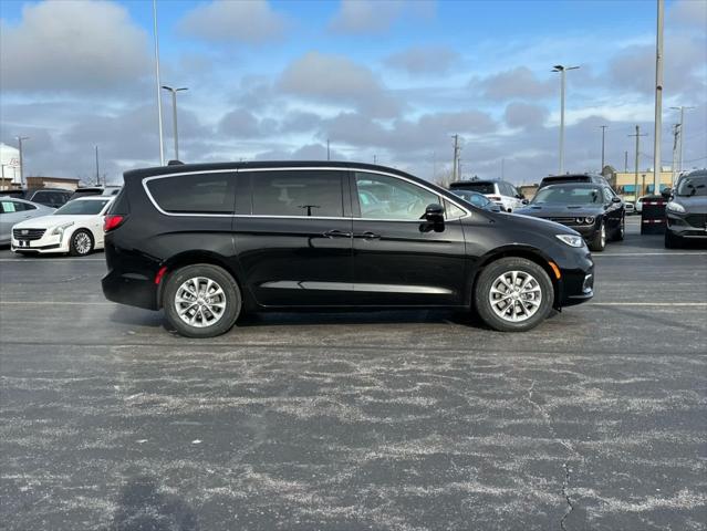 2025 Chrysler Pacifica PACIFICA SELECT AWD