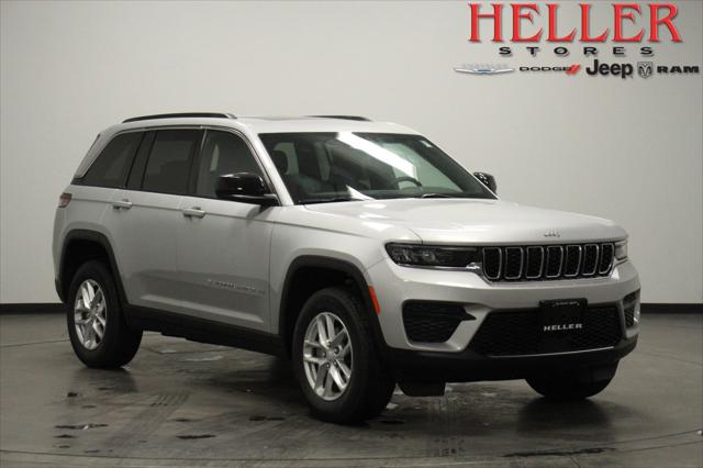 2025 Jeep Grand Cherokee GRAND CHEROKEE LAREDO X 4X4