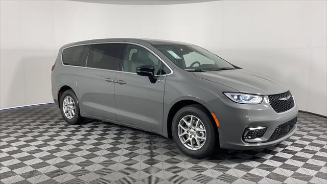 2025 Chrysler Pacifica PACIFICA SELECT