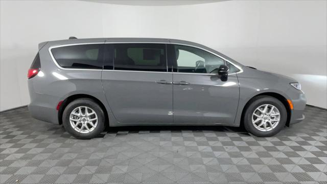 2025 Chrysler Pacifica PACIFICA SELECT