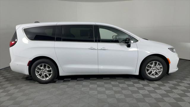 2025 Chrysler Pacifica PACIFICA SELECT