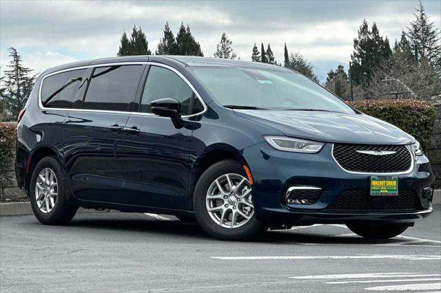 2025 Chrysler Pacifica PACIFICA SELECT