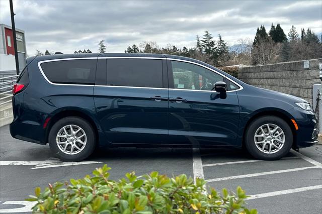 2025 Chrysler Pacifica PACIFICA SELECT