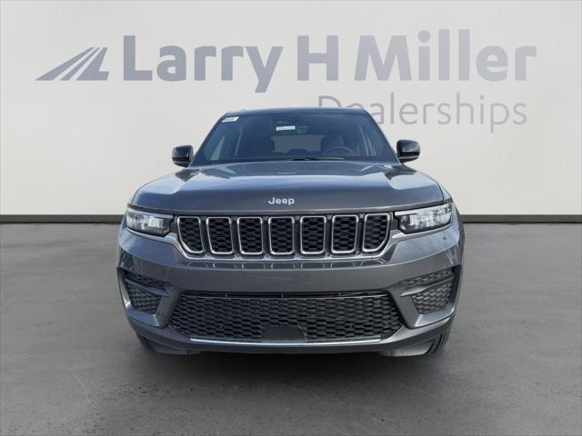 2025 Jeep Grand Cherokee GRAND CHEROKEE LAREDO X 4X4